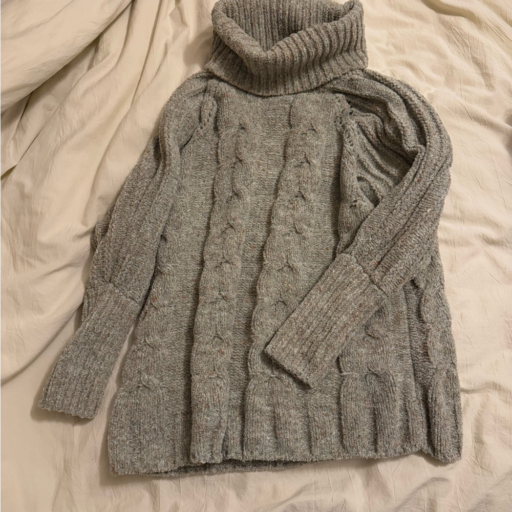 Cozy Green Cable Knit Turtleneck Sweater